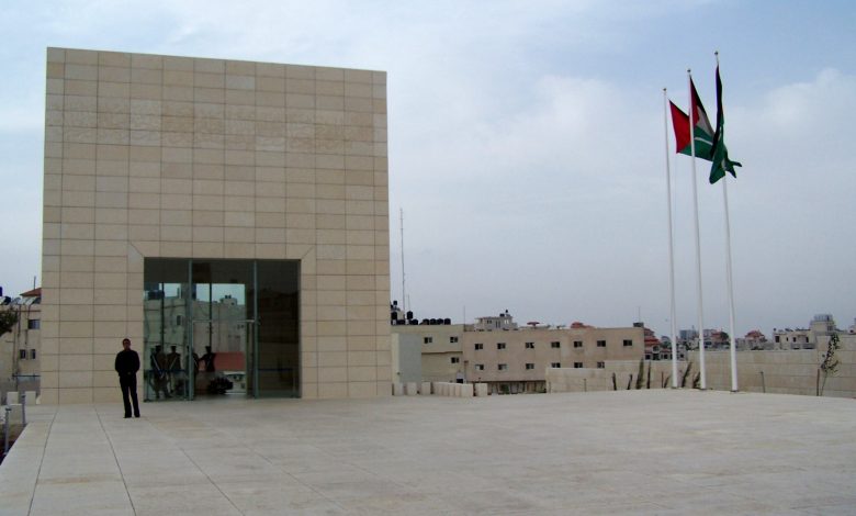 السلطة الفلسطينية وسيناريو "العمالة الصريحة"
