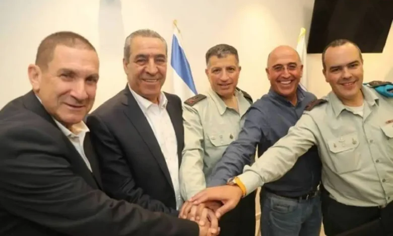 في خضم حرب الإبادة.. صفقة أمنية بين السلطة الفلسطينية والاحتلال