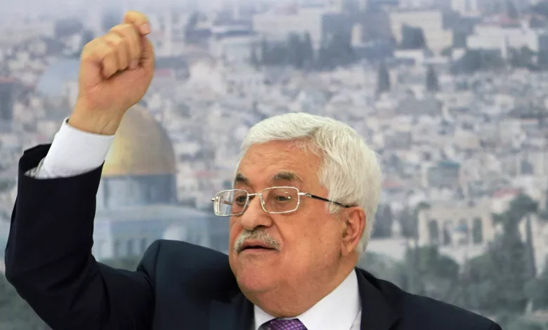 الغارديان: إجماع فلسطيني على اتهام عباس بخيانة القضية الفلسطينية
