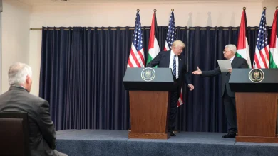 عباس المعزول يحاول إعادة تأهيل صورته بالتودد إلى ترامب