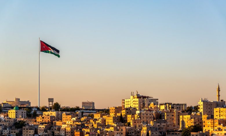 الأردن على حافة الهاوية: ضغوط الحرب في غزة وإدارة ترامب القادمة