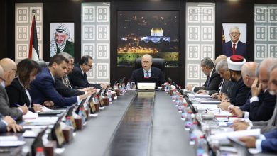 دعاية السلطة عن الإصلاح والتقشف تفضحها مئات الترقيات لفئات الموظفين العليا