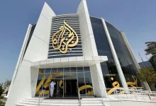 حظر الجزيرة والإبقاء على الإعلام الإسرائيلي.. قرار يثير التساؤلات