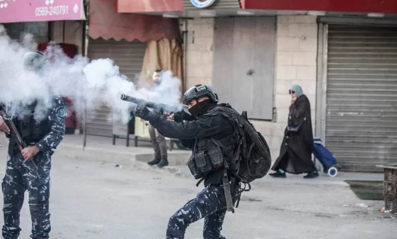 حقائق عن نهج السلطة الفلسطينية القائم على الترهيب والقمع