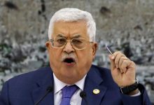 حقوقيون: قرار عباس بوقف رواتب عائلات الأسرى والشهداء باطل قانونيًا