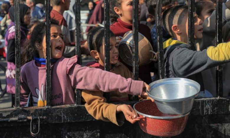 شخصيات عامة إسرائيلية تدعو لفرض عقوبات دولية على إسرائيل بسبب تجويع غزة
