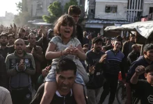 موقع بريطاني يكشف حقيقة فبركة تظاهرات احتجاجية في غزة وحرف أهدافها