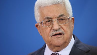 السلطة الفلسطينية تنفي صرف مستحقات الأسرى وتصفهم بـ"المسلحين"