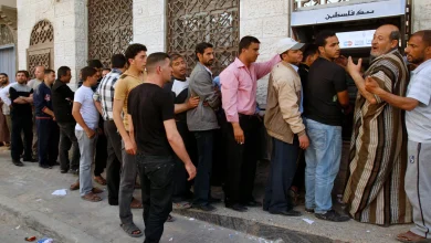 بنك فلسطين وبال باي يزيدان خنق غزة وسط الحصار