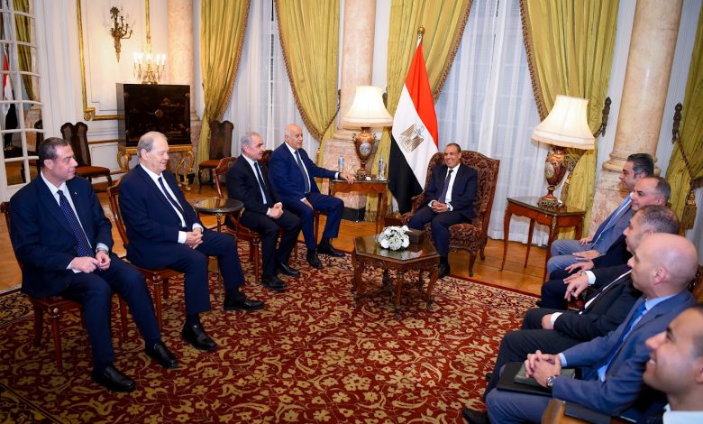 بغطاء عربي... فتح تطالب حماس بإنهاء المقاومة وقبول مرجعية الأمم المتحدة