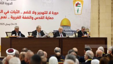 صحيفة عبرية: عباس اصطف مع "إسرائيل" علنا ضد حماس والمقاومة