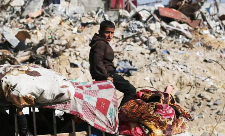 كبار المسؤولين في الأمم المتحدة: سكان غزة محاصرين بالقصف والتجويع