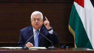 رفض فلسطيني موحّد في لبنان لمحاولات عباس نزع سلاح المقاومة
