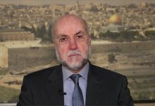 محمود الهباش يهاجم سلاح المقاومة بينما عائلته تغرق في اختلاسات غزة
