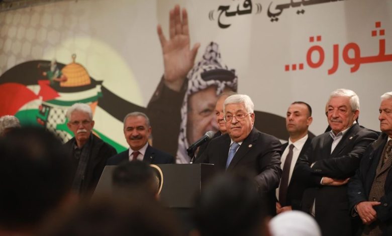 عباس وشلل منظمة التحرير: قيادة عاجزة في زمن الإبادة