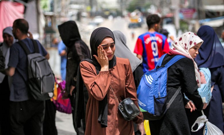 610 آلاف نازح خلال أسبوعين.. حصار غزة يتفاقم وسط صمت دولي