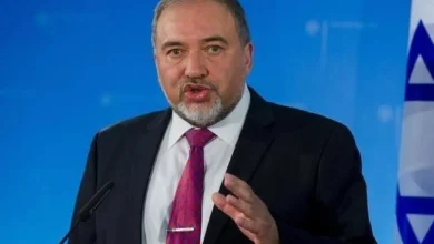 ليبرمان يفضح "جيش لحد" الغزّي.. كيف يصنع الاحتلال بيئة عميلة بسلاحه؟