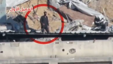 بالخوذ والأسلحة الإسرائيلية.. عملاء الاحتلال يتمركزون شرق غزة