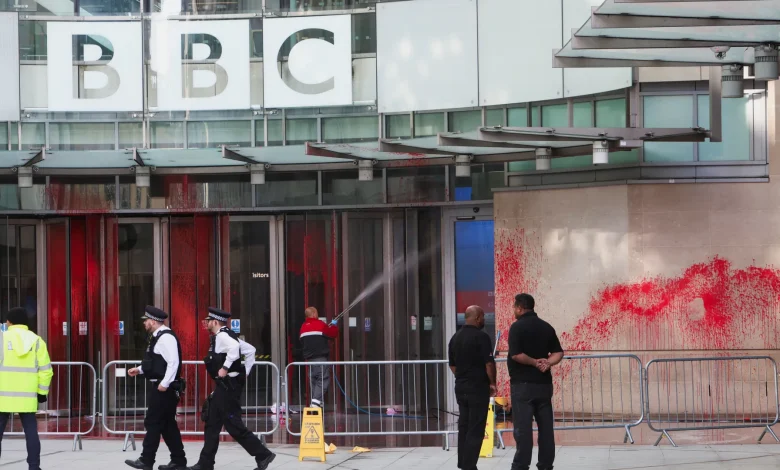 دراسة بريطانية: BBC تروّج للسردية الإسرائيلية وتتجاهل جرائم الاحتلال