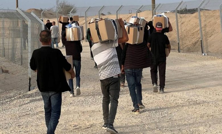 مرتزقة الاحتلال لتجويع غزة… عملاء في ثوب تجّار