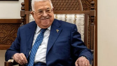 تحت أنقاض غزة ومشانق الضفة.. عباس يُحيي مجلسًا بلا شعب
