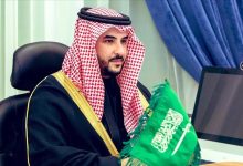 وفد حكومي سعودي يلتقي أسيراً إسرائيلياً محرَّراً من غزة