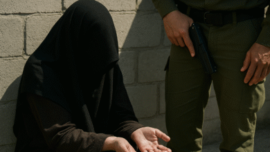 أمن المقاومة يطيح بـ"المتخابرة المتسولة" بعد تسببها بمجزرة نازحين بغزة