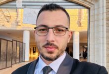 علي الشريم.. واجهة السلطة للتحكم بالرأي العام والتحريض على غزة