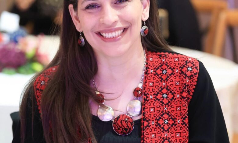 منى أبو عمارة تثير غضبًا بعد قولها إن الاعتراف الكندي ثمرة جهودها