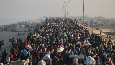 ناشطون فلسطينيون يروّجون لمخطط نتنياهو لتهجير سكان غزة