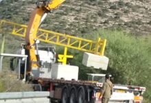 البوابات الحديدية تحاصر الضفة والسلطة غائبة