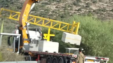البوابات الحديدية تحاصر الضفة والسلطة غائبة