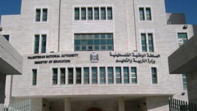 تقليم المناهج وترويض الإذاعة المدرسية: السلطة منشغلة بالرمزية والدعاية