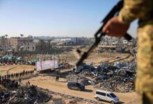 الشارع الفلسطيني يرفض نزع سلاح المقاومة ويطالب باستقالة عباس