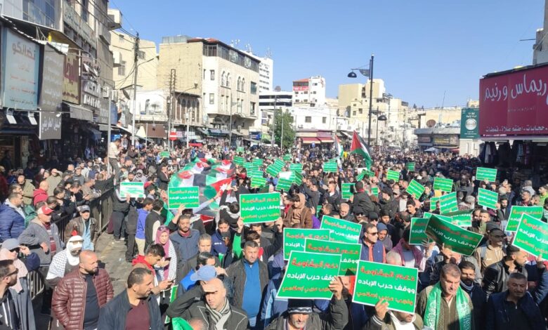 محكمة أردنية تجرّم دعم المقاومة وتصدر أحكاماً مشددة بحق متهمين
