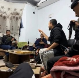 مؤمن الناطور يجاهر بعمالته بالانضمام علنا إلى عصابة ياسر أبو شباب