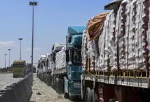 صحيفة عبرية تكشف إجراءً إسرائيليًا جديدًا يعطّل الإغاثة الدولية في غزة