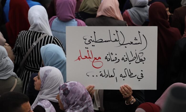 بدل إنصافهم.. السلطة تلوّح بالفصل والملاحقة ضد المعلمين المضربين