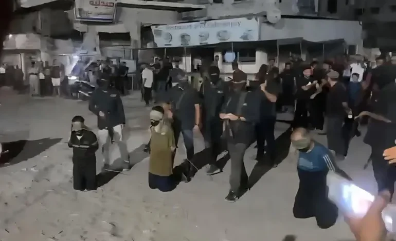 ميليشيات العملاء.. كيف تُدار الفوضى داخل غزة عن بُعد؟