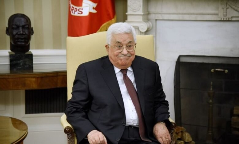 عباس فوق القانون.. انتهاك صارخ للقانون الأساسي بإلغاء حقوق الأسرى والشهداء