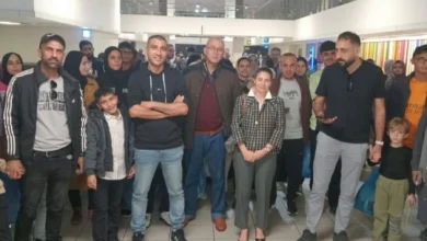 تحقيق يكشف دور معتز عزايزة و"المجد أوروبا" برحلات تهجير من غزة