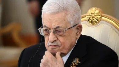 عباس يهاجم المقاومة ويدافع عن أسرى الاحتلال الإسرائيلي