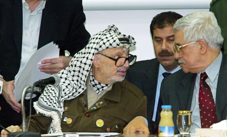 قيادي فتحاوي: ورثة عرفات الحقيقيون هم من قتلوه وتقاسموا إرث فتح