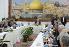 قيادي فتحاوي: دعوات الاستسلام هي ما يريده محمود عباس وشلته اللاشرعيين