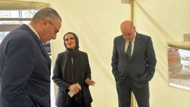 الهباش يستعرض "الإغاثة" وغزة تموت بردًا تحت المطر