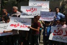 قرارات السلطة تتصاعد.. تنازلات سياسية وحرمان الجرحى من رواتبهم