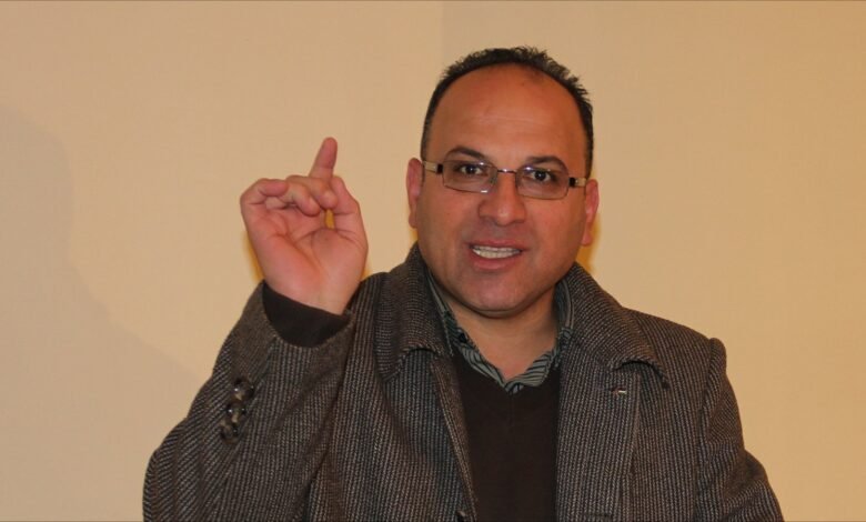 عضو المجلس الثوري في فتح يهاجم أمين سر فرنسا.. ما علاقة الوحدة "8200"؟