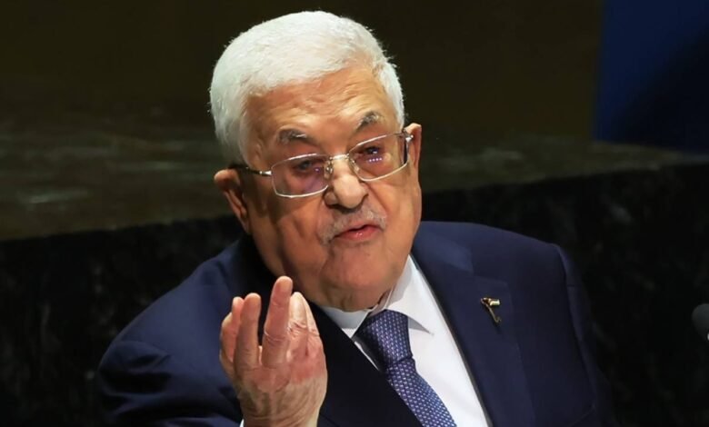 قيادي فتحاوي يهاجم عباس: تنقّلات مكلفة بلا مضمون سياسي