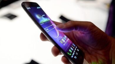 فضيحة فساد وامتيازات شخصية وراء حظر السلطة استيراد الهواتف الذكية