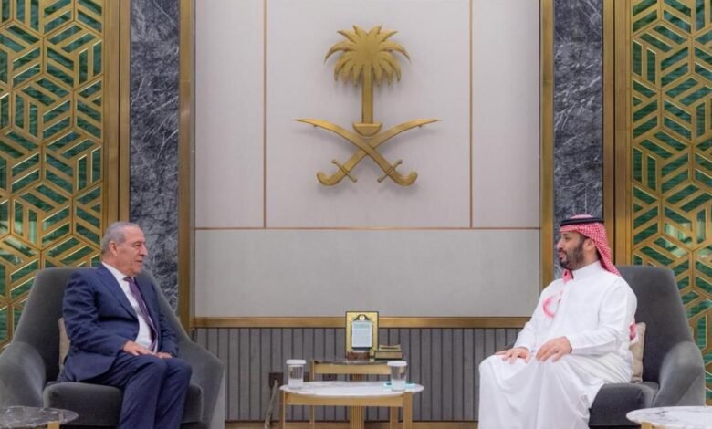 شبكة أفيخاي تحتفي بتقارير طلب السعودية الوصاية على السلطة